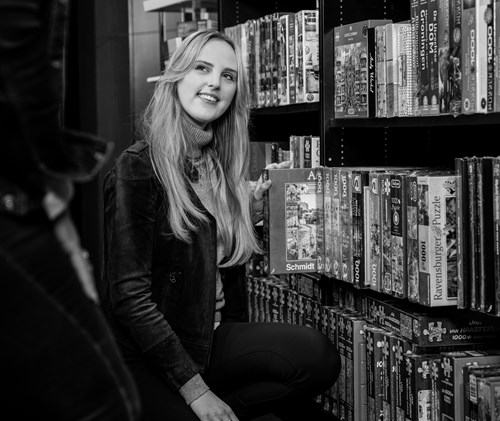 Broekhuis Enschede opent afdeling puzzels en spellen: De Spelwijzer